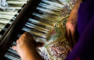 How to Weave Songket  Nur Songket Songket Songket Terengganu